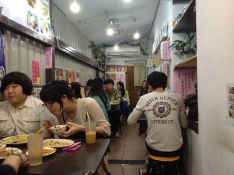 inside of 泰風味小吃店.